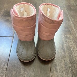 Snow boots size 7
